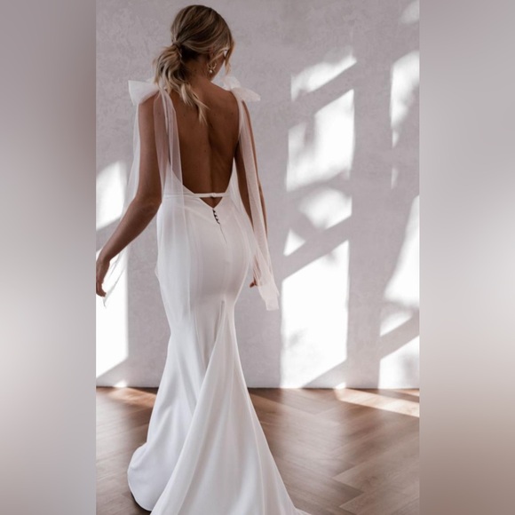 EUC MADE WITH LOVE Hendrix wedding gown professional hand dry cleaned ivory - Picture 8 of 13